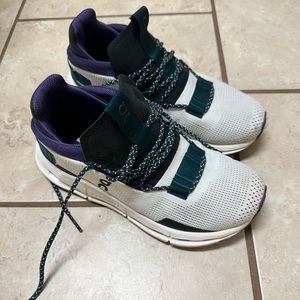 Women’s Cloudnova On Cloud White and Violet Sneakers Sz 5.5